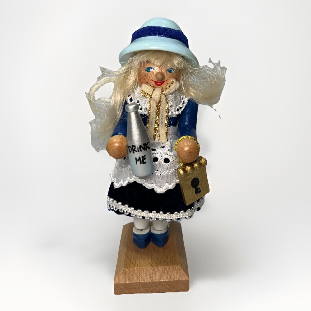 Steinbach Germany ALICE IN WONDERLAND Nutcracker Limited Edition Small 5.5